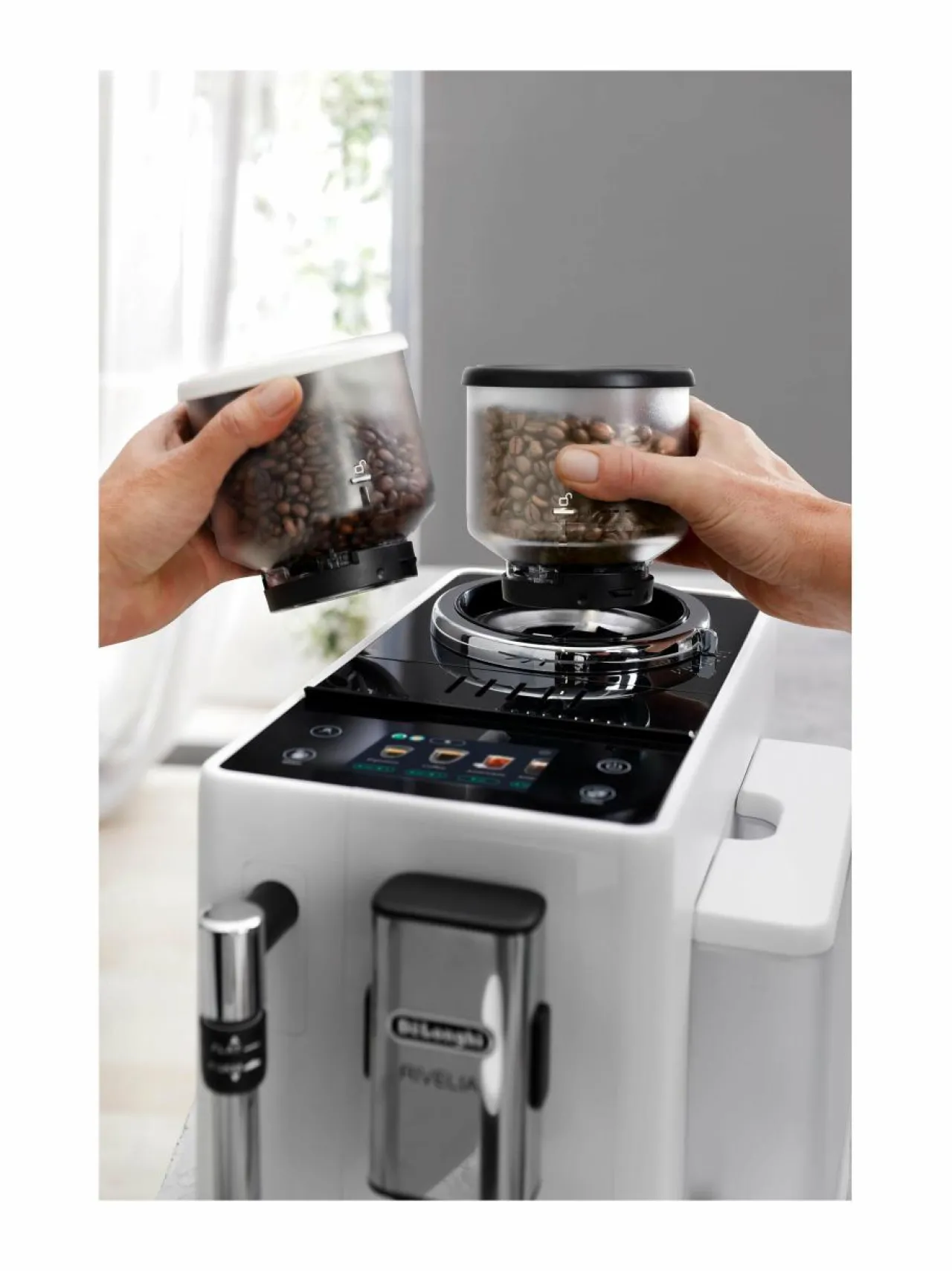 Kahvin- & Vedenkeittimet<Delonghi Rivelia-kahviautomaatti WHITE