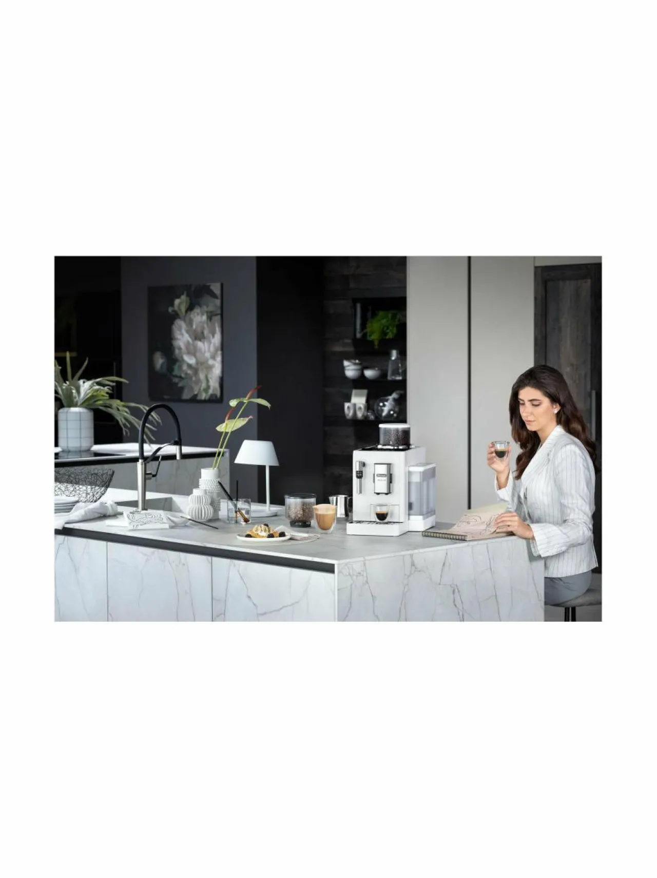 Kahvin- & Vedenkeittimet<Delonghi Rivelia-kahviautomaatti WHITE