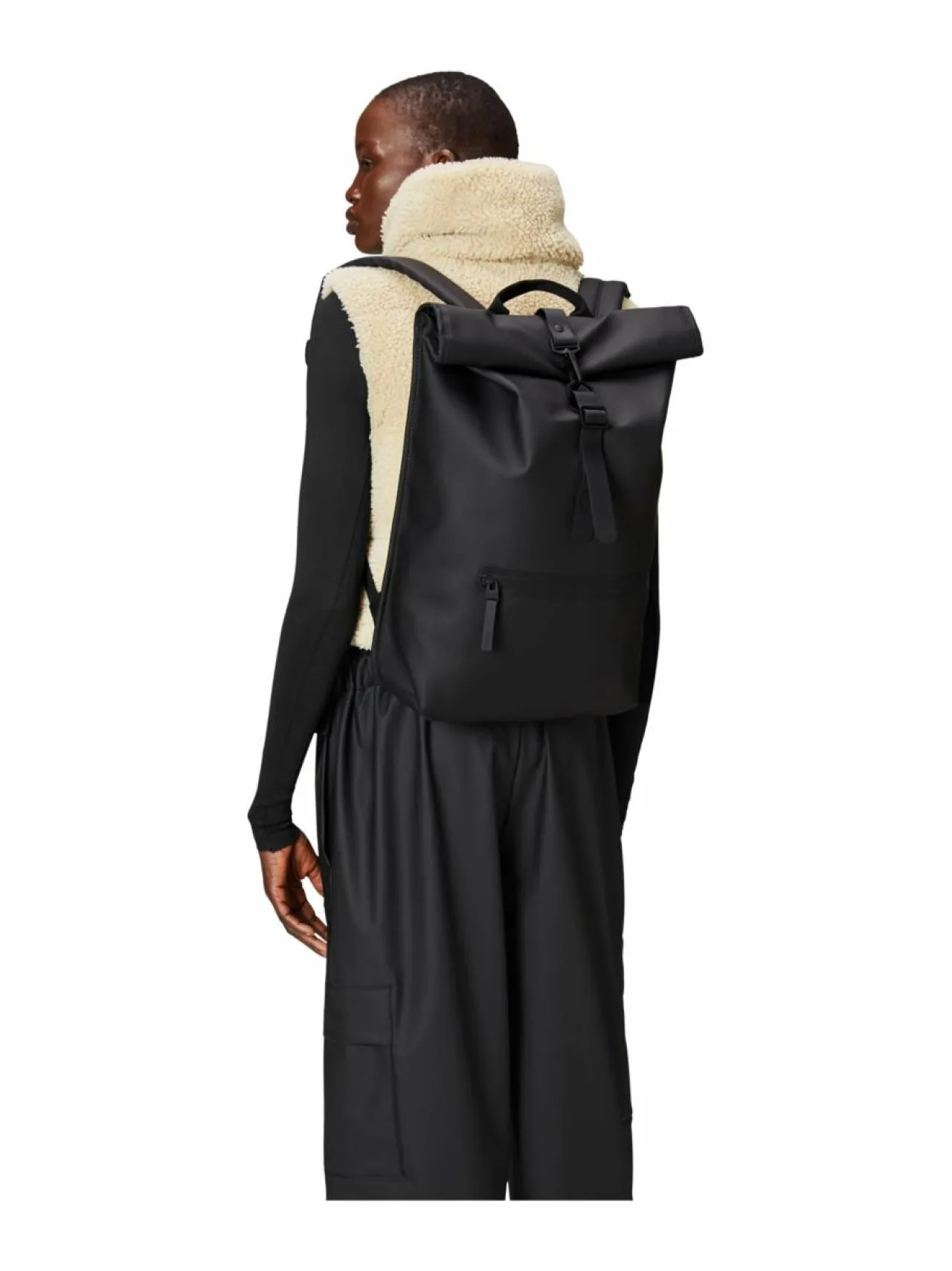 Reput|Reput<Rains Rolltop W3 - vedenkestävä reppu 01 BLACK