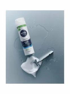 NIVEA MEN Sensitive Shaving Gel -parranajogeeli 200 ml^ Kasvojenhoito