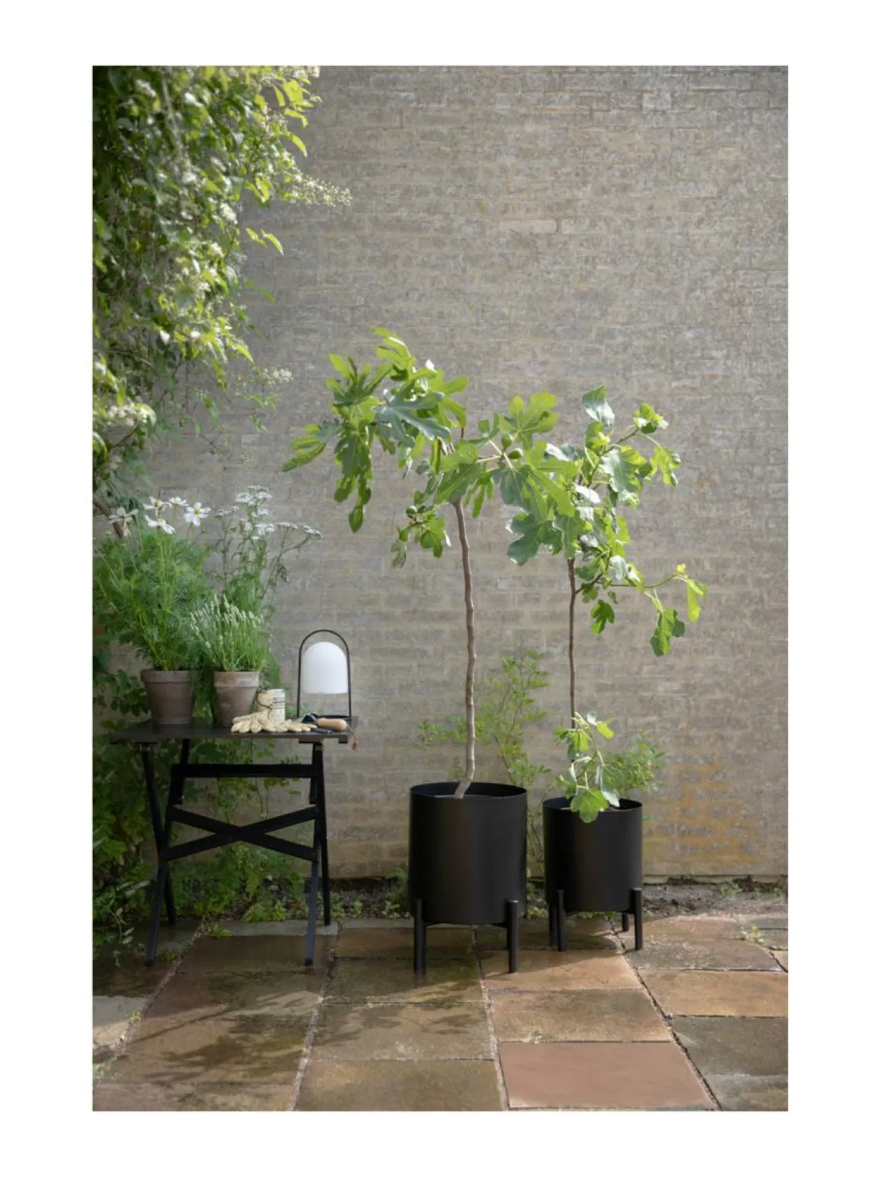 Ruukut & Istutusastiat<Eva Solo Outdoor Simply Grow ulkoruukku Ø 37 cm MUSTA