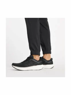 Urheiluhousut & Treenitrikoot<New Balance Sport Essentials Woven Jogger -housut BK BLACK