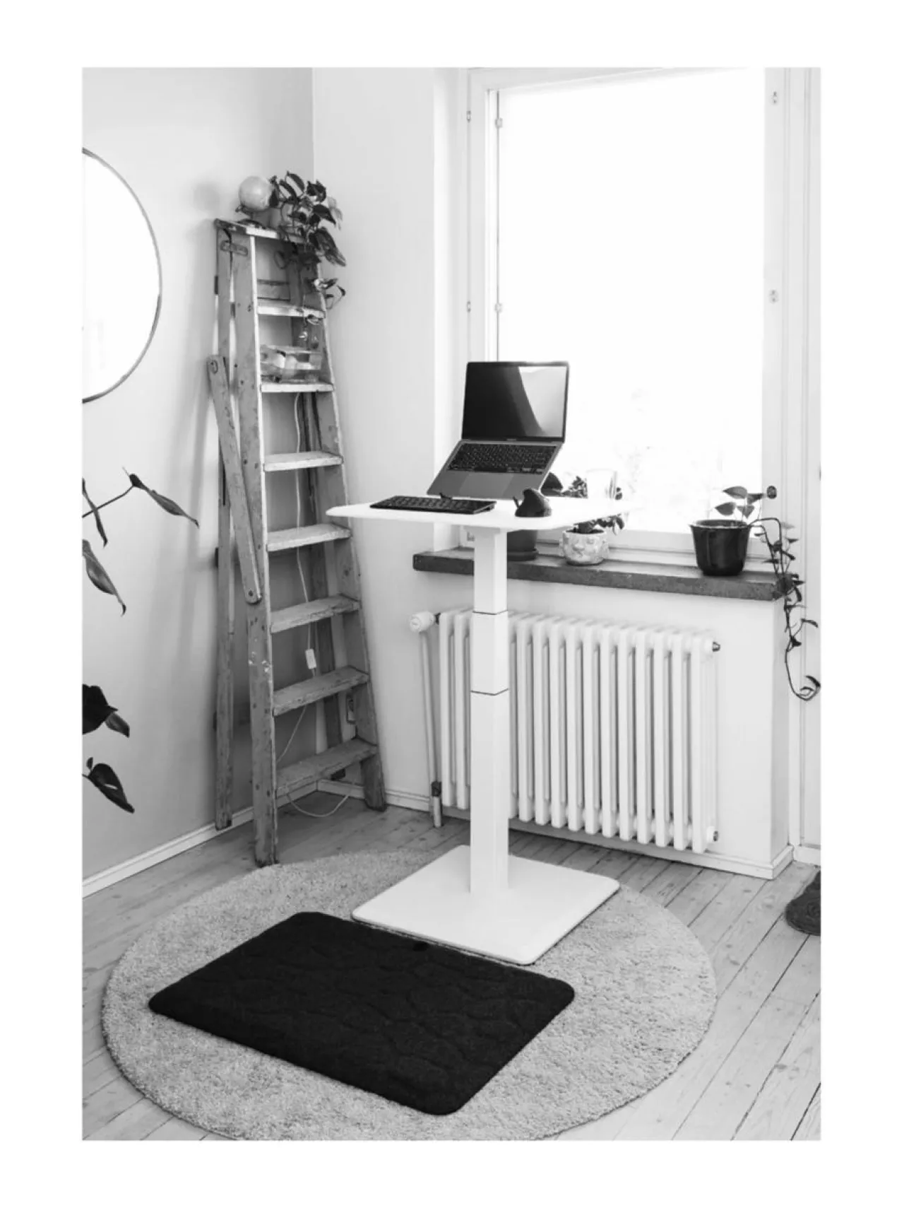 Työpöydät<Stoo® Active Ergonomics Stoo® Desk Single Compact sähköpöytä - MUSTA