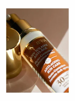 Sisley Sunleÿa Anti-Aging Sun Care SPF30 - aurinkovoide^ Aurinkotuotteet