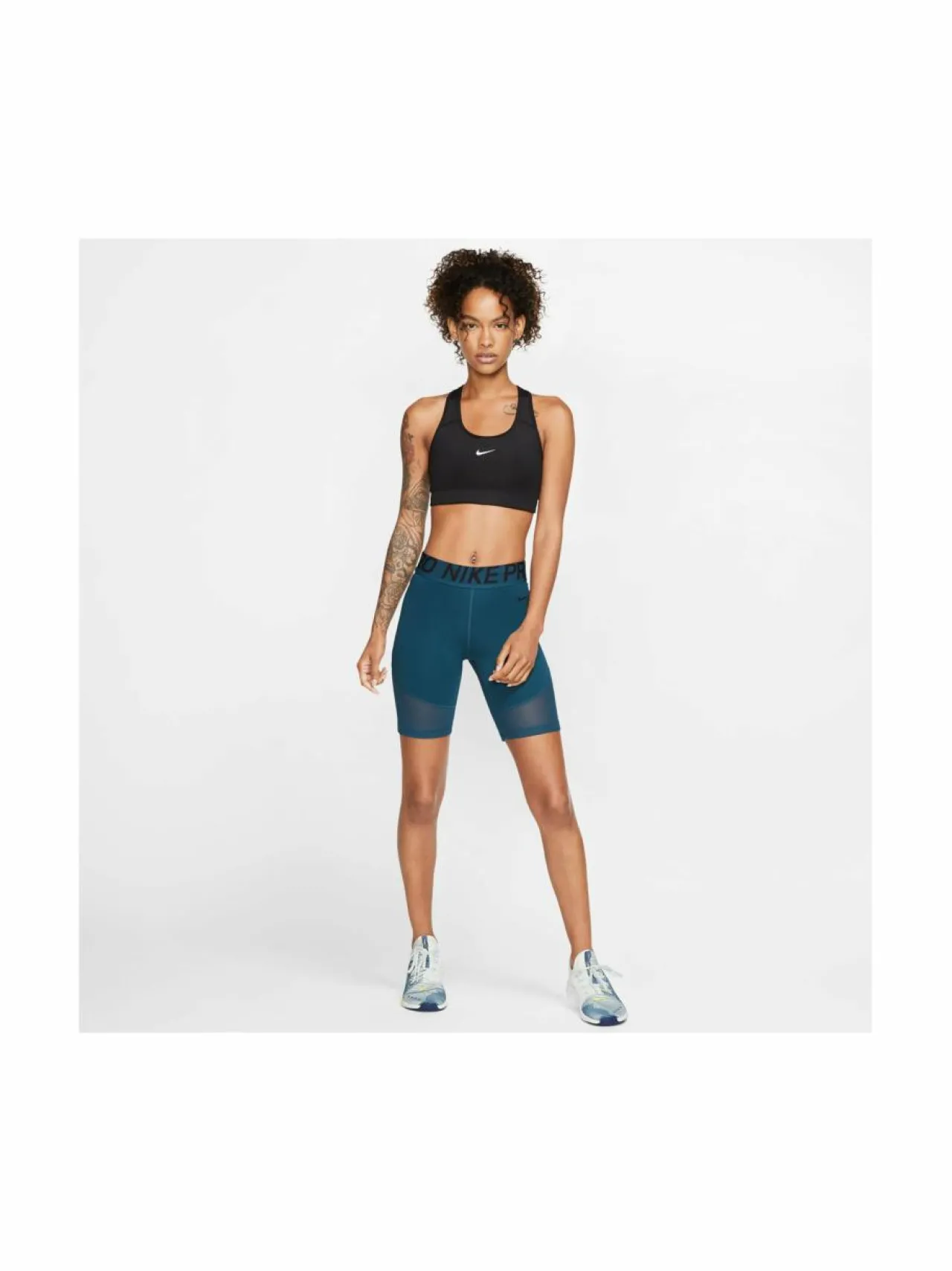 Urheiluliivit & -Kerrastot<Nike Swoosh Medium Support -urheiluliivit BLACK/WHITE