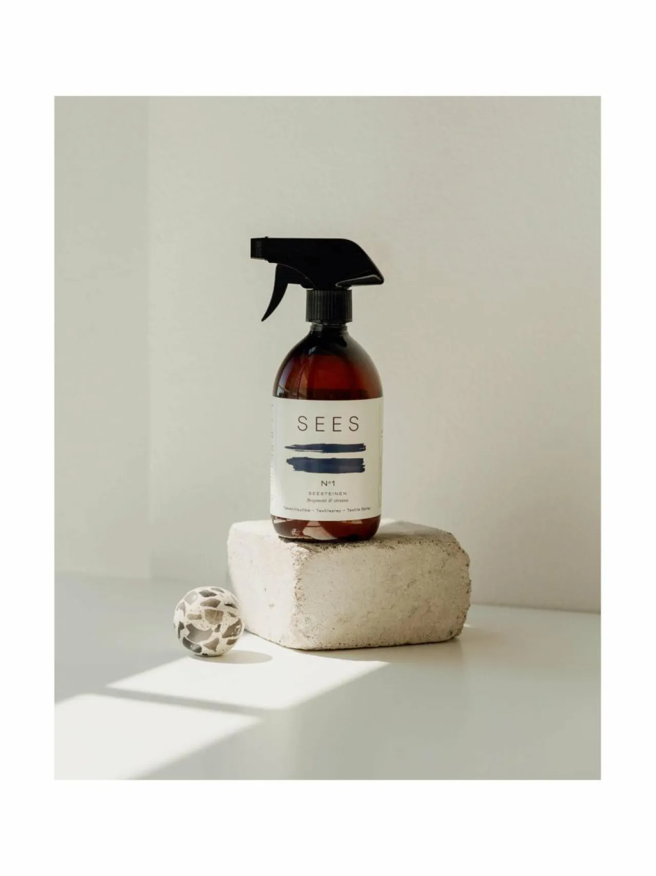 Pyykkihuolto<Sees Tekstiilisuihke bergamotti & sitruuna