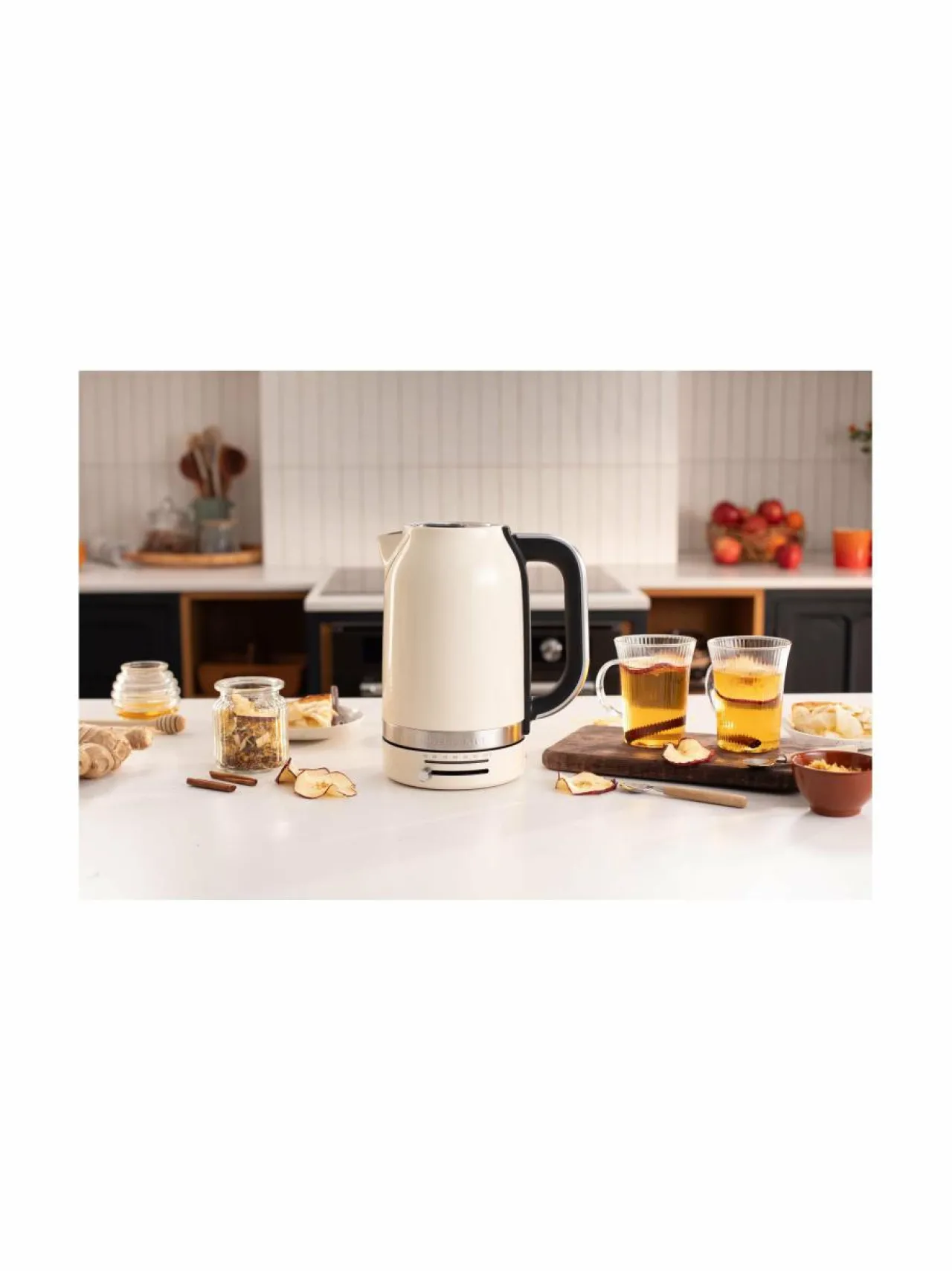Kahvin- & Vedenkeittimet<KitchenAid Temp Control -vedenkeitin 1,7 l PORCELAIN