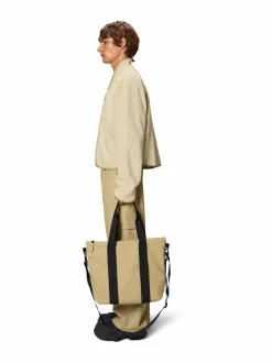 Shopperit<Rains Tote Mini W3 -laukku 24 SAND