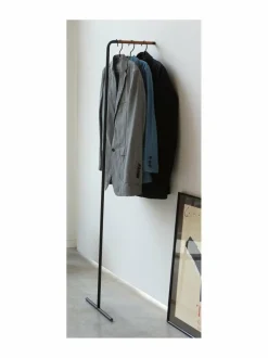 Yamazaki Tower Slim -vaateteline 160 x 38,5 x 42 cm^ Säilytys
