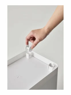 Säilytys<Yamazaki Tower-lemmikinruokalaatikko 25 l WHITE