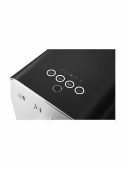 Kahvin- & Vedenkeittimet<Smeg Täysautomaattinen kahvikone BLACK
