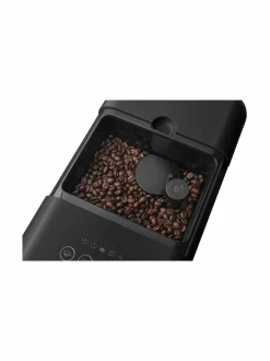 Kahvin- & Vedenkeittimet<Smeg Täysautomaattinen kahvikone BLACK