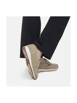 Kävelykengät & Loaferit<Pomar VUOKKO Naisten loaferit BEIGE SUEDE